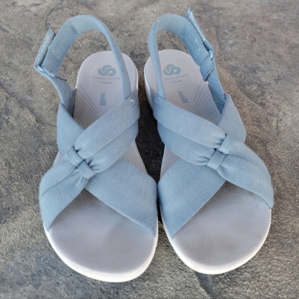 Cloudsteppers by Clark Womens Slate Adjustable Velcro Heel Slingback San…